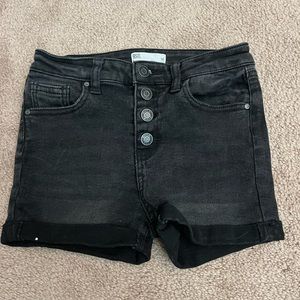 HIGH RISE BLACK SHORTS